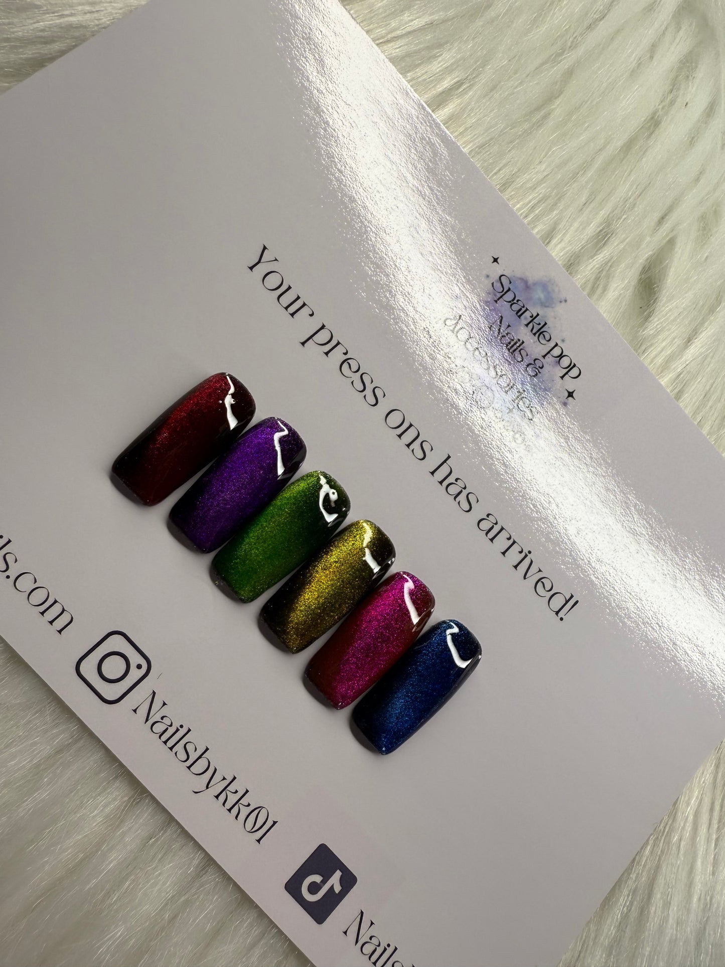 Glass effect cat eye nails (20 piece)